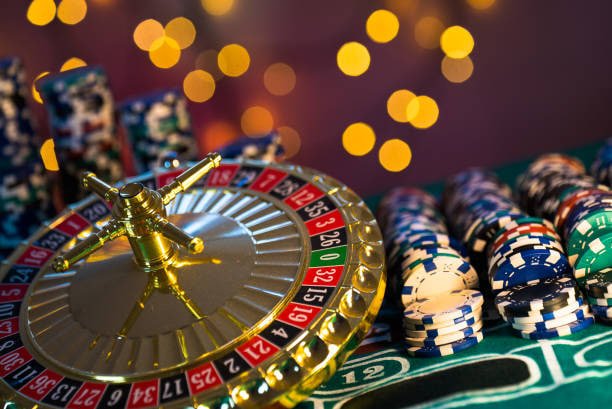 Filipino player placing bets on sports and live games via manaloplay mobile browser